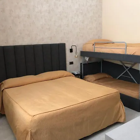 ティレニア 3* ヴィアレッジョ