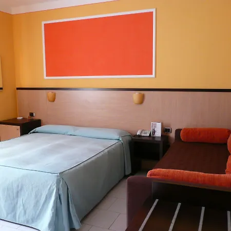 Tirrenia Hotell