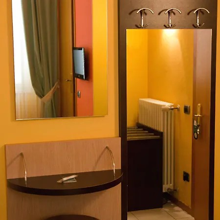 Hotell Tirrenia 3*