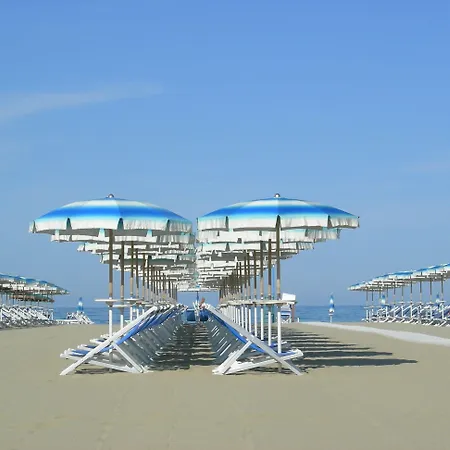 Tirrenia Hotell