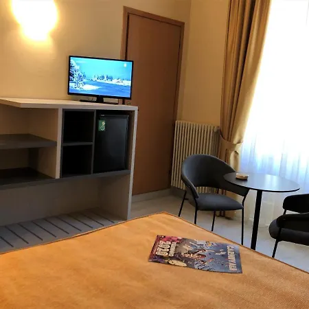 Tirrenia Hotell