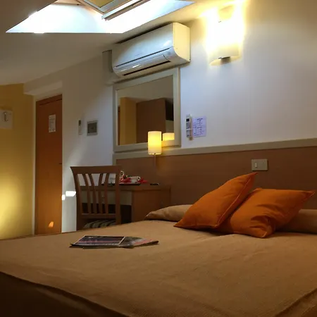 Otel Tirrenia 3*