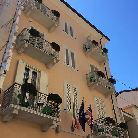 Tirrenia Otel 3*